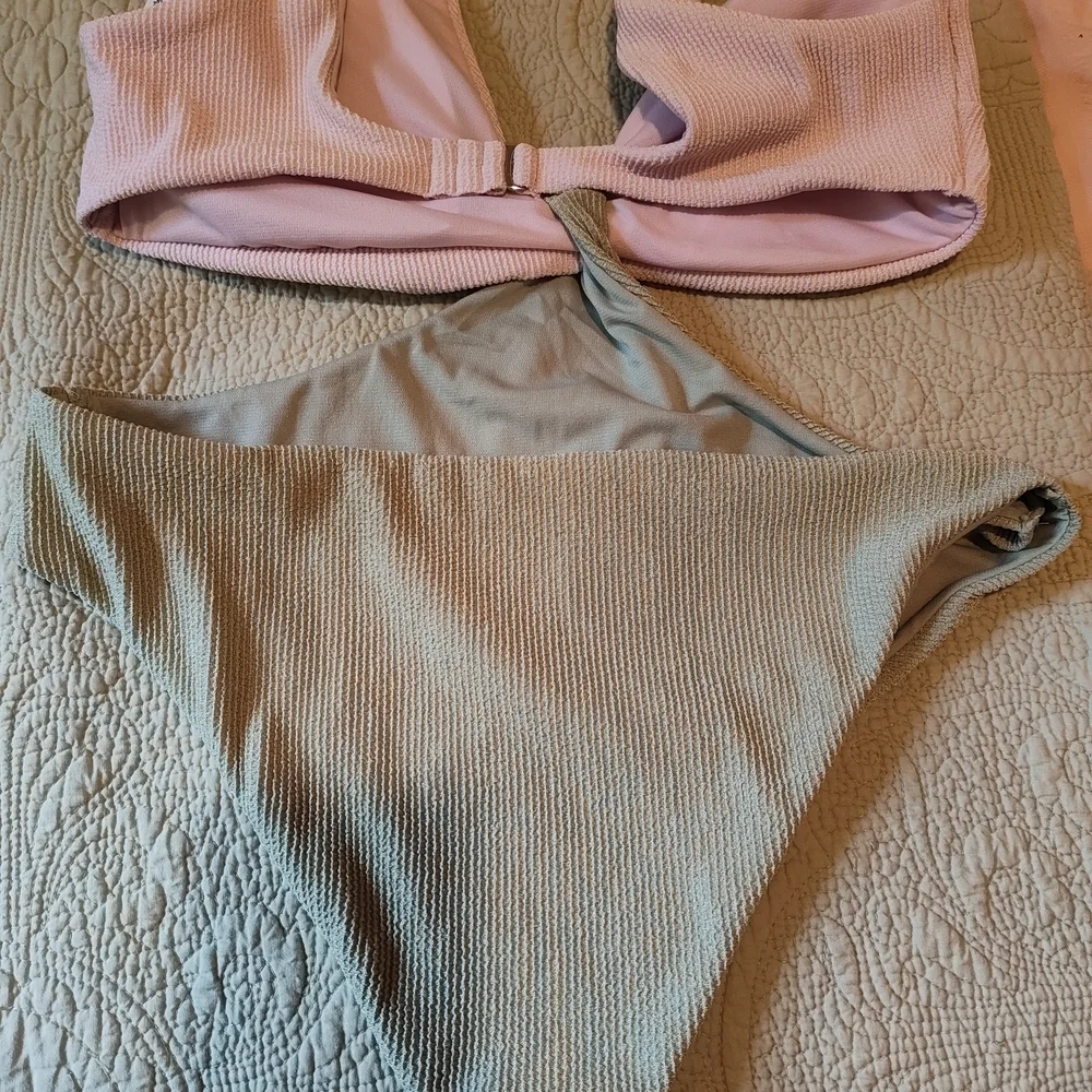 Vero Moda Pink and Green Textured Fabric - Picture 6 of 7